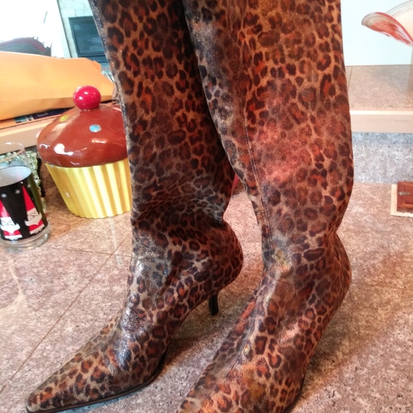 Donald Pliner Leather Animal Print Boots Size 10 - Picture 1 of 6